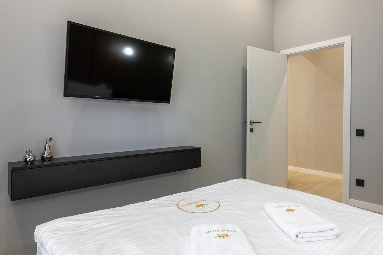 Royal Apartament On Voloshyna 2 Lviv Ngoại thất bức ảnh